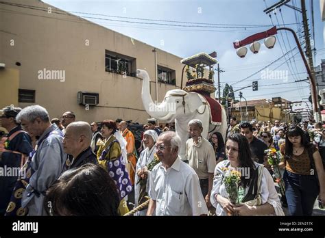 S O Paulo Brasil Mayo Vesak Los Budistas Celebran El Cumplea Os