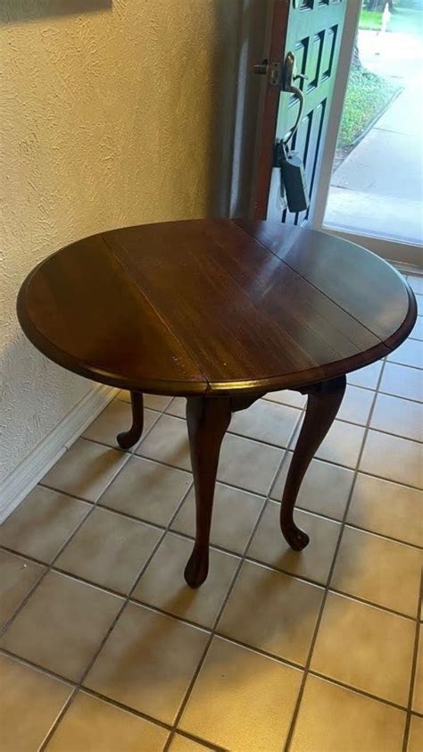 small leaf table | EstateSales.org