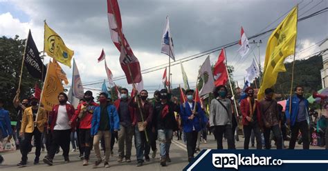 Tolak Pengesahan Omnibus Law Ribuan Mahasiswa Turun Kejalan Kepung