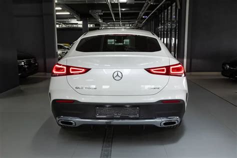 Novosibirsk Rusia De Abril De Mercedes Benz Gle Blanco