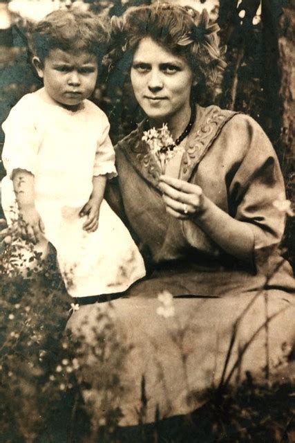 Great Grandmother Great Aunt My Great Grandmother And Grea… Flickr