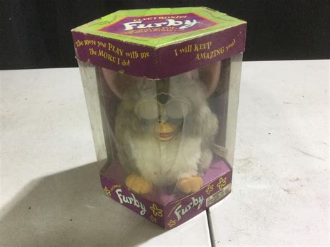 Tiger Electronics Furby, 1998 model 70-800 | Live and Online Auctions ...