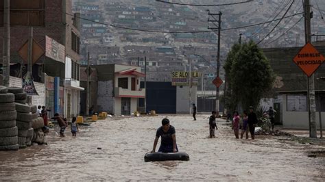 Inundaciones En Perú Dejan Decenas De Muertos Y Miles De Desplazados