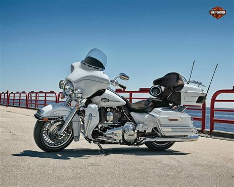 HARLEY-DAVIDSON Electra Glide Ultra Classic (2011-2012) Specs ...