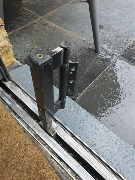 Broken hinges on bifold door Fulham SW6 - Sliding Balcony and Patio