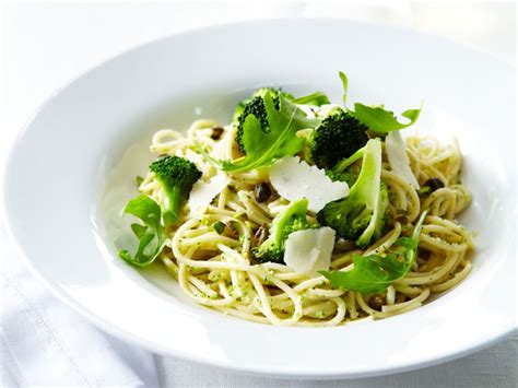 Pesto Nudeln Mit Brokkoli Rezept Eat Smarter