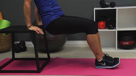 How to Do Tricep Dips to Firm and Tone Your Arms