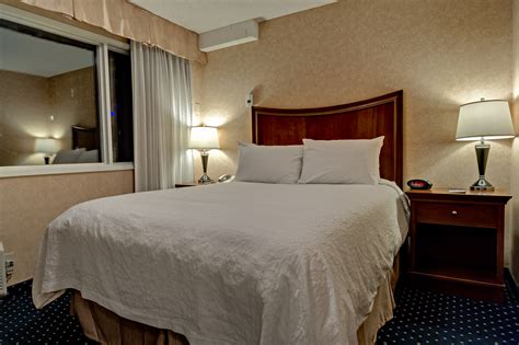 Best Western Suites Calgary | One Bedroom Queen Suite