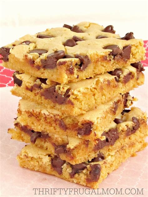 These Chewy Blonde Brownies Are The Absolute Best Chocolate Chip