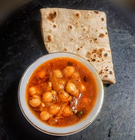 Indian Pakistani Food Chana Masala with Roti ðŸ ðŸ ŸðŸ ðŸ ðŸðŸðŸ