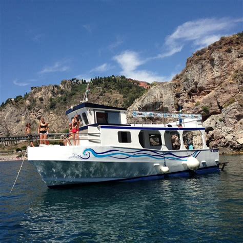 Tour Privato In Barca A Taormina Con Aperitivo E Snorkeling Freedome