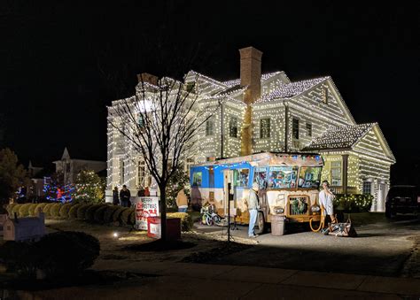 This house that tried to recreate the Griswold's house from National ...