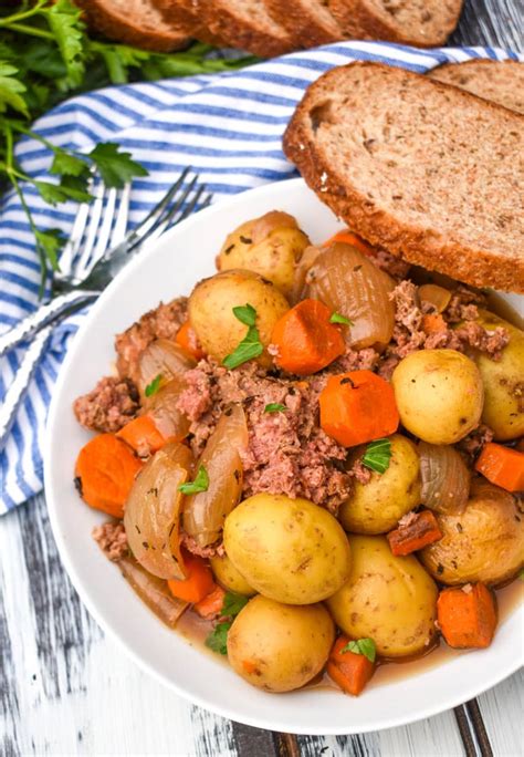 Slow Cooker Corned Beef Hash - 4 Sons 'R' Us