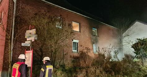 H Ckelhoven Feuerwehr Rettet Neun Personen Vor Feuer