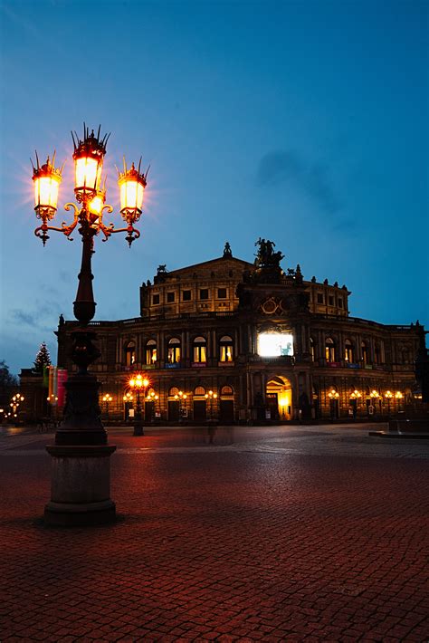 Semperoper by blinkfreak182 on DeviantArt