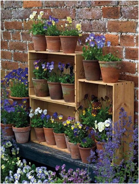 13 Amazing Outdoor Terracotta Pot Display Ideas