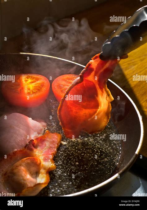 Back Bacon Cooking In Frying Pan Hi Res Stock Photography And Images