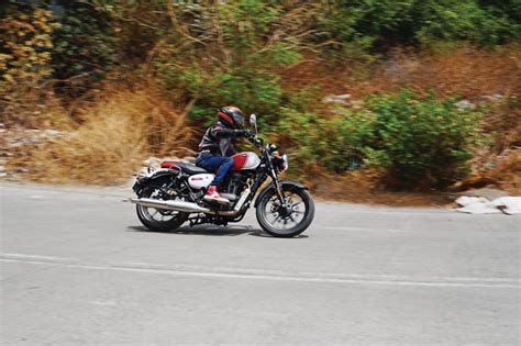 QJ Motor SRC 500 Road Test Review Bike India