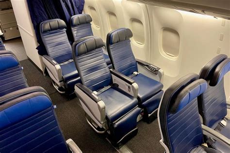 How To Snag The 4 Best Coach Seats In United Airlines Fleet