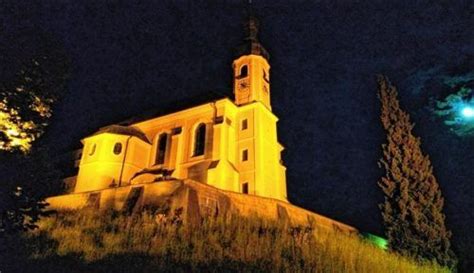 Ovb Heimatzeitungen Pfarrkirche Wird Wieder Von Lichtkegel Beleuchtet