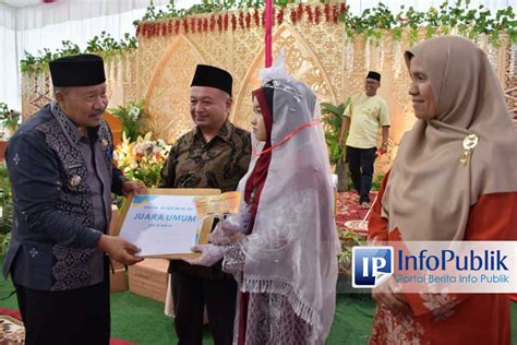 InfoPublik Serahkan Hadiah Khatam Qur An MDA Al Ikhlas Kapau Bupati