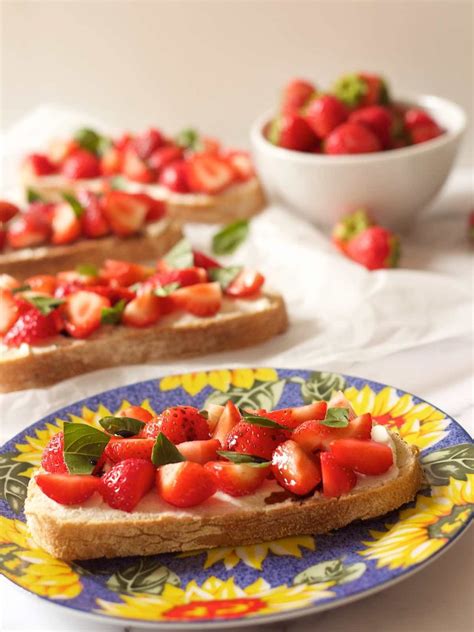 Strawberry Bruschetta With Balsamic Glaze The Tasty Chilli