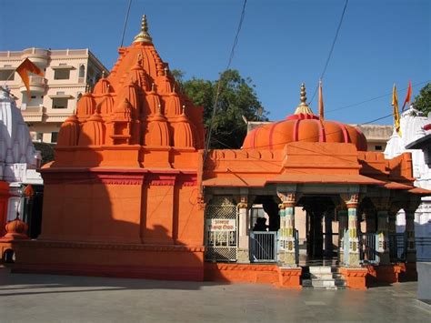 Shri Raj Rajeshwar Temple, Maheshwar - Timings, History, Darshan, Pooja ...