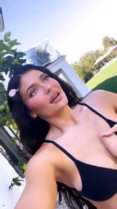 INSTA VID K S Kylie Jenner In Bikini Top Phun Org Forum