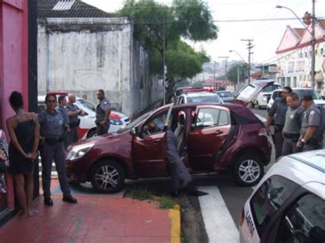 Trio Rouba Carro Em Americana E Roda Em NO Novo Momento