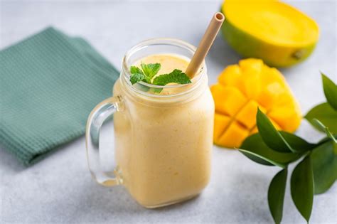 Mango Smoothie with Mint | The Leaf