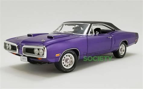 GMP New 1970 Dodge Super Bee - Plum Crazy • DiecastSociety.com