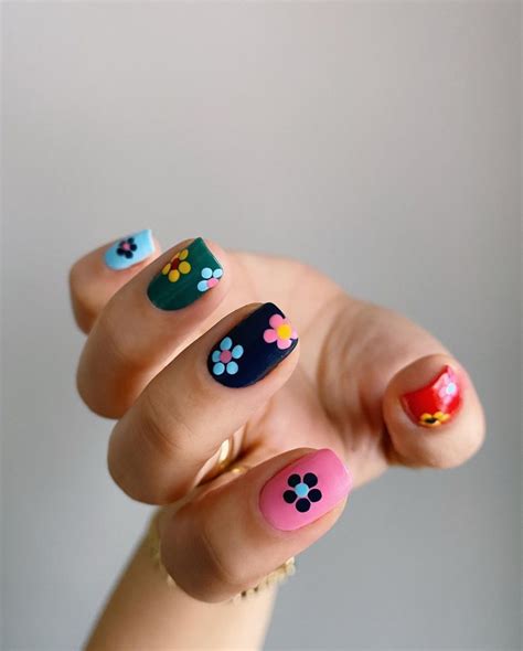 25 Floral Nail Designs That Are On-Trend for 2021 | Who What Wear