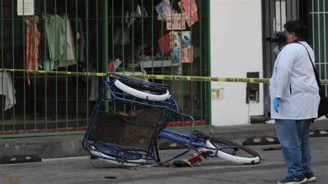 Una ambulancia embistió brutalmente a vendedor de café por exceso de