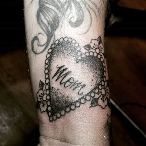 Top 45 Best Mom Heart Tattoo Ideas [2021 Inspiration Guide]