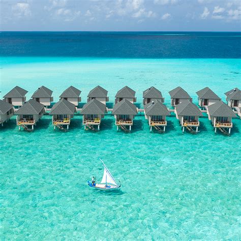 Summer Island Maldives Awarded Prestigious Red Star Quality Award By