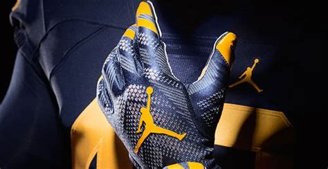 Michigan Wolverines Wide Receiver Gloves - Images Gloves and ...