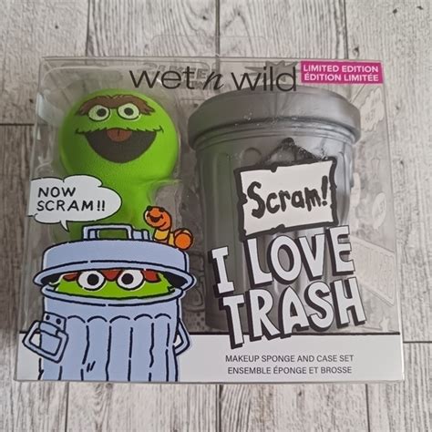 Wet N Wild Makeup Wet N Wild Sesame Street Oscar The Grouch Makeup Sponge Case Poshmark