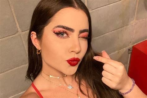 Jade Picon Faz 21 Anos E Celebra Carreira Passei O Dia Gravando