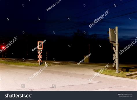 Railroad Crossing Night Stock Photo 1060277249 Shutterstock