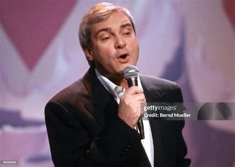 American Singer Gene Pitney Performs On Na Siehste Tv Show In News