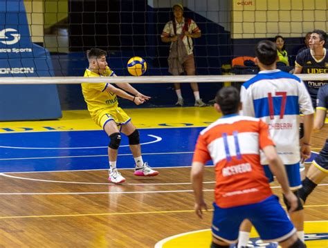 Vóleibol Masculino Udec Dejó Pasar Una Gran Oportunidad Y Cayó Ante La Uc En Santiago Noticias