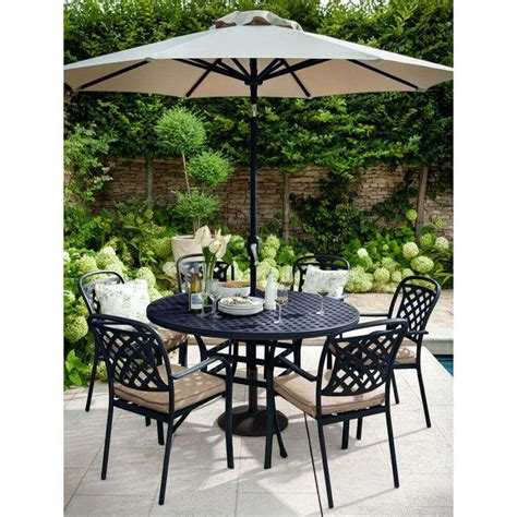 Hartman Berkeley Seat Round Garden Dining Table Set