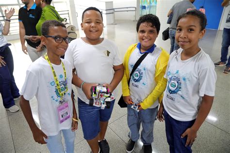 Alunos De Escola Pública De Salvador Irão Participar Do Maior Torneio De Robótica Do País Em