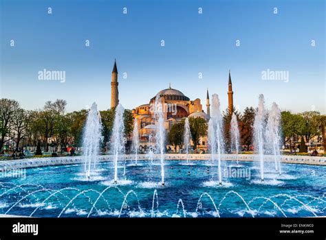 Hagia Sophia Mezquita En La Plaza De Sultanahmet En Estambul Turquía