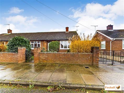 2 Bed Semi Detached Bungalow For Sale In Hillary Close Ipswich Ip4 £