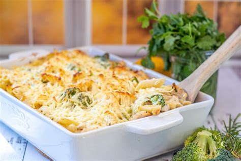 Chicken Broccoli Alfredo Casserole Catz In The Kitchen