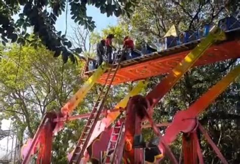 Pane elétrica deixa crianças presas em brinquedo de parque de diversões