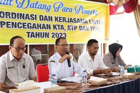 Sekda Pakpak Bharat Membuka Rapat Koordinasi Lintas Sektoral Pencegahan