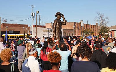 Mississippi Unveils Emmett Till Statue Near Where White Men Kidnapped