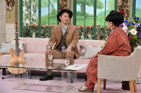 左からナオト・インティライミ、黒柳徹子。cテレビ朝日 ナオト・インティライミ「徹子の部屋」であのフォークソング歌唱 画像ギャラリー